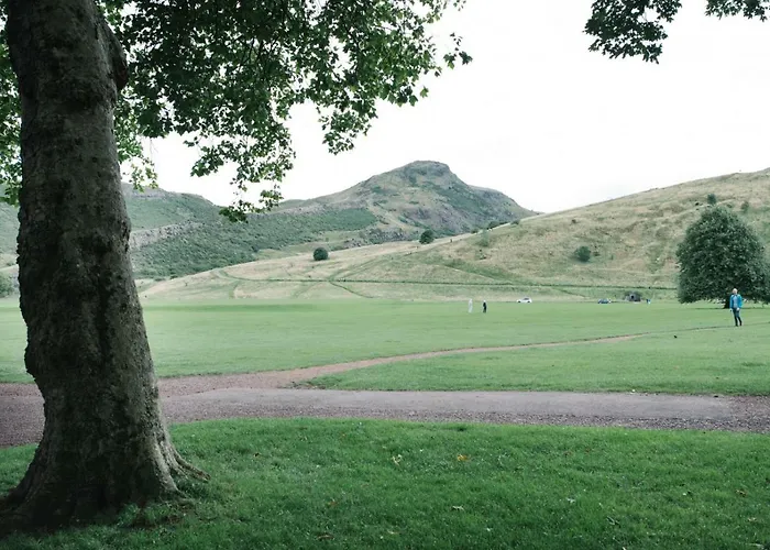 Beautiful City Centre Apartment - Holyrood Park