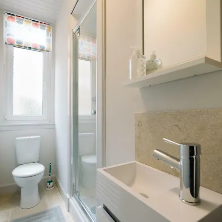 Beautiful City Centre Apartment - Holyrood Park Edinburgh Exterior photo
